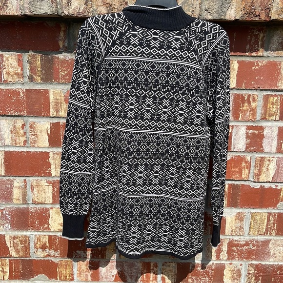 Patterned Zipper Sweater - Picture 5 of 5